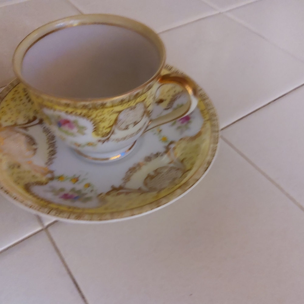 Teacup & Saucer